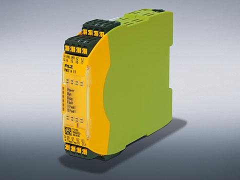 As narrow as a safety relay, but as powerful as a safety controller